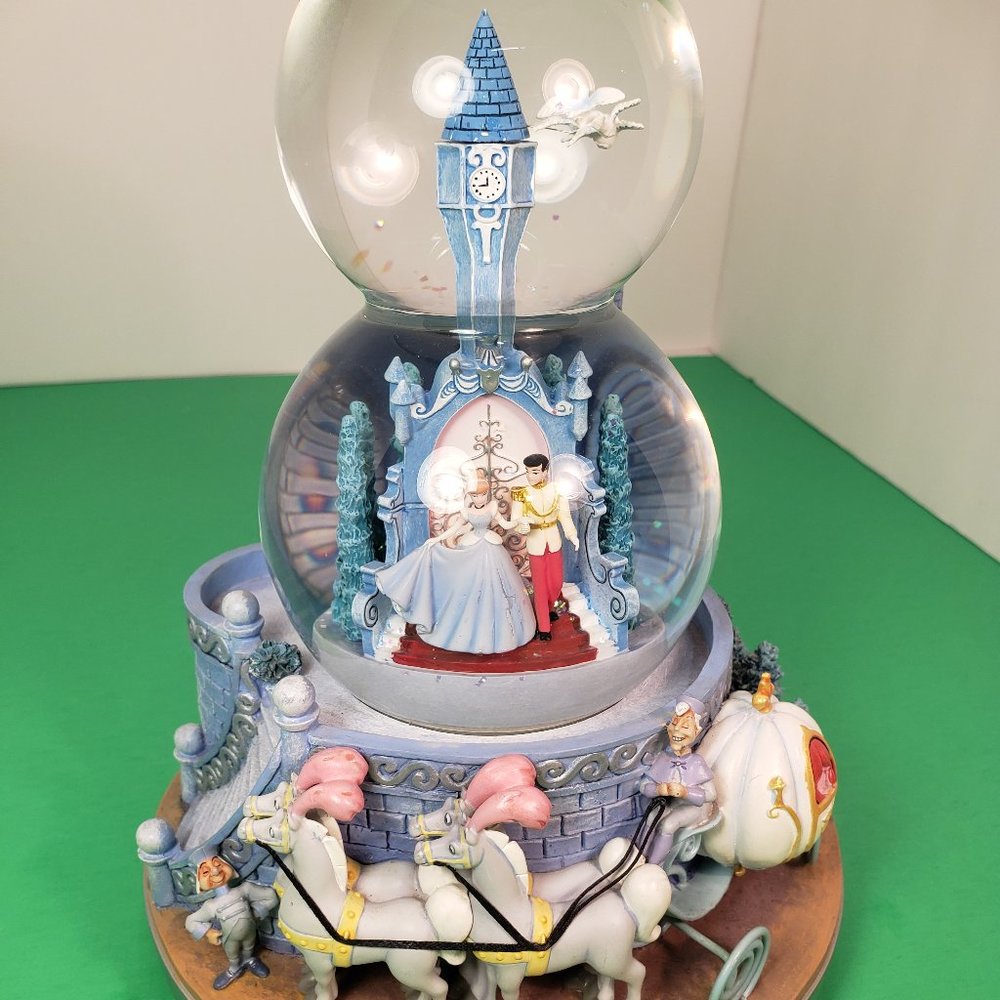 Disney Cinderella Double Snow Globe Horse Carriage